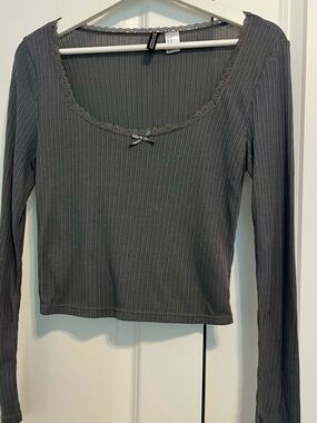 Dividend Ribbed Scoop Neck Long-Sleeve Top - Gray